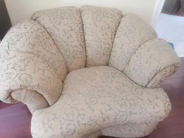 Tow Sofa - Photo 2