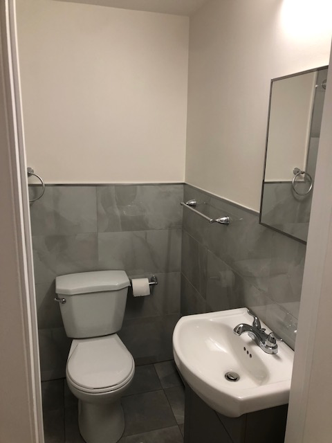 Renovated 3.5 Basement Apt /Apt. rénové  sous-sol de 3.5 pièces