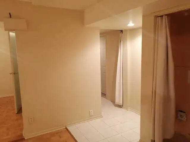 31/2 basement apartment chomedey heat, electric incl - Photo 2