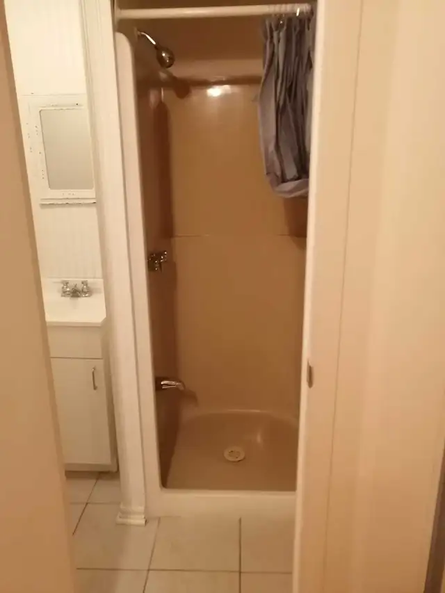 31/2 basement apartment chomedey heat, electric incl - Photo 7