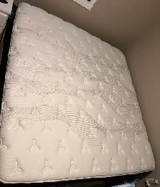 Kingsize Bed & Boxsprings & Extras