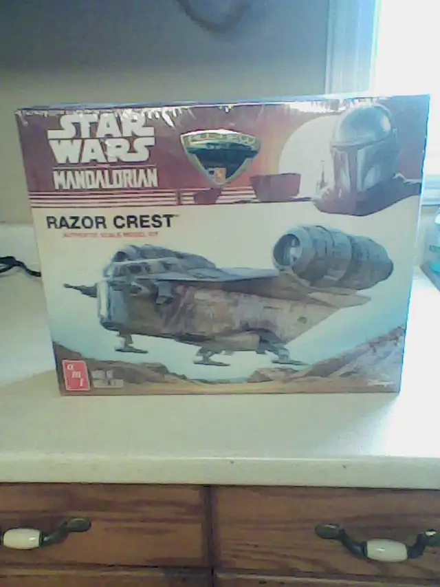 AMT Star Wars Mandalorian Razor Crest. authentic model kit - Photo 2