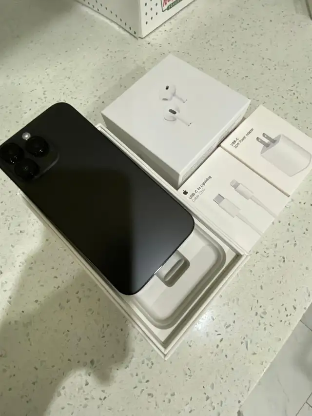iPhone 14 pro max 128 gb 86% Batt AIRPODS/ADAPTER/DELIVERY