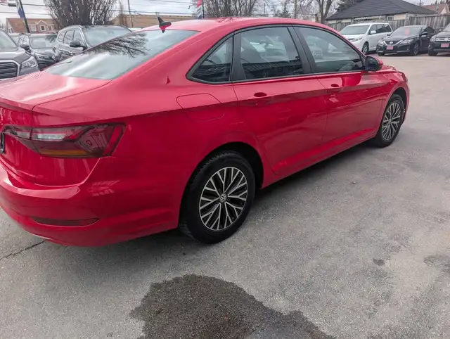 2019 Volkswagen Jetta - Photo 2