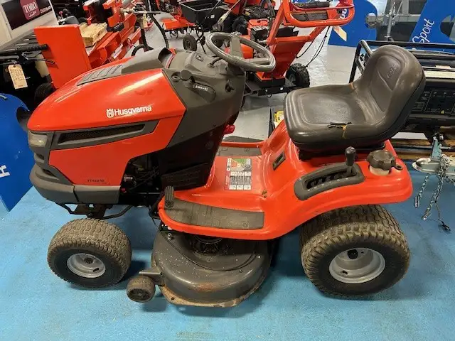 TRACTEUR A GAZON USAGÉ HUSQVARNA