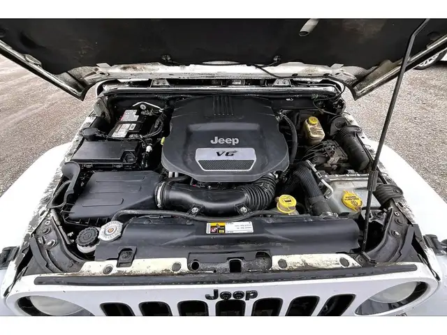 2014 Jeep WRANGLER UNLIMITED Polar Edition | Heated Leather | AS - Photo 9