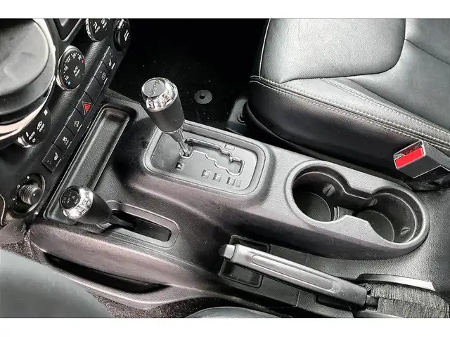 2014 Jeep WRANGLER UNLIMITED Polar Edition | Heated Leather | AS - Photo 14
