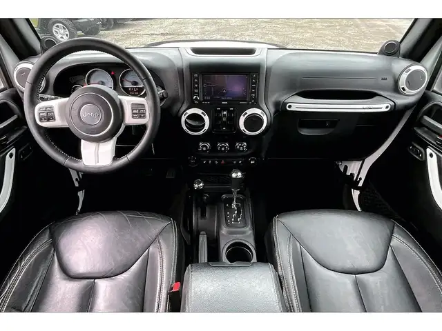 2014 Jeep WRANGLER UNLIMITED Polar Edition | Heated Leather | AS - Photo 15
