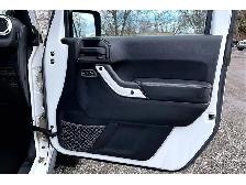 2014 Jeep WRANGLER UNLIMITED Polar Edition | Heated Leather | AS - Photo 19