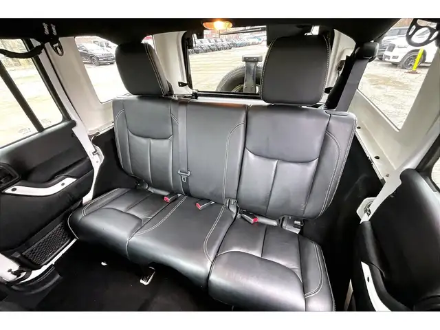 2014 Jeep WRANGLER UNLIMITED Polar Edition | Heated Leather | AS - Photo 26