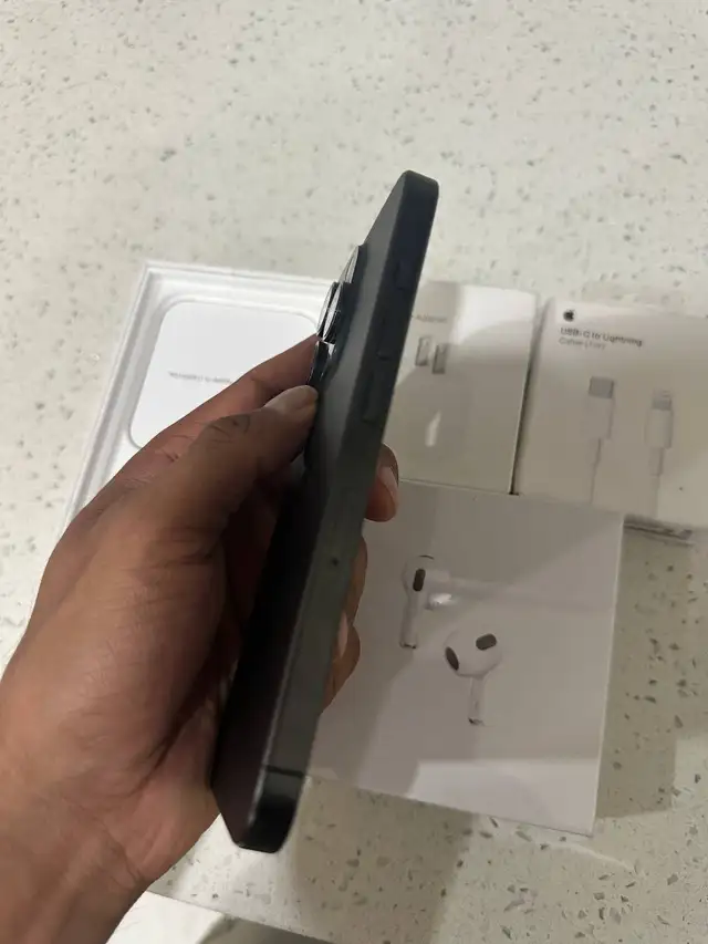 iPhone 16 Pro 256gb Airpods Package/Delivery - Photo 2