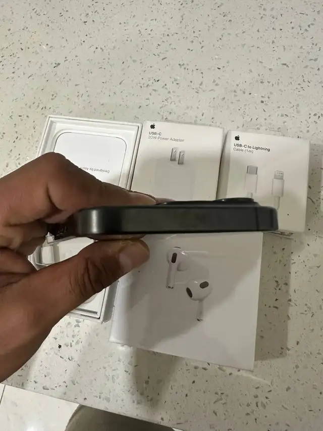 iPhone 16 Pro 256gb Airpods Package/Delivery - Photo 4