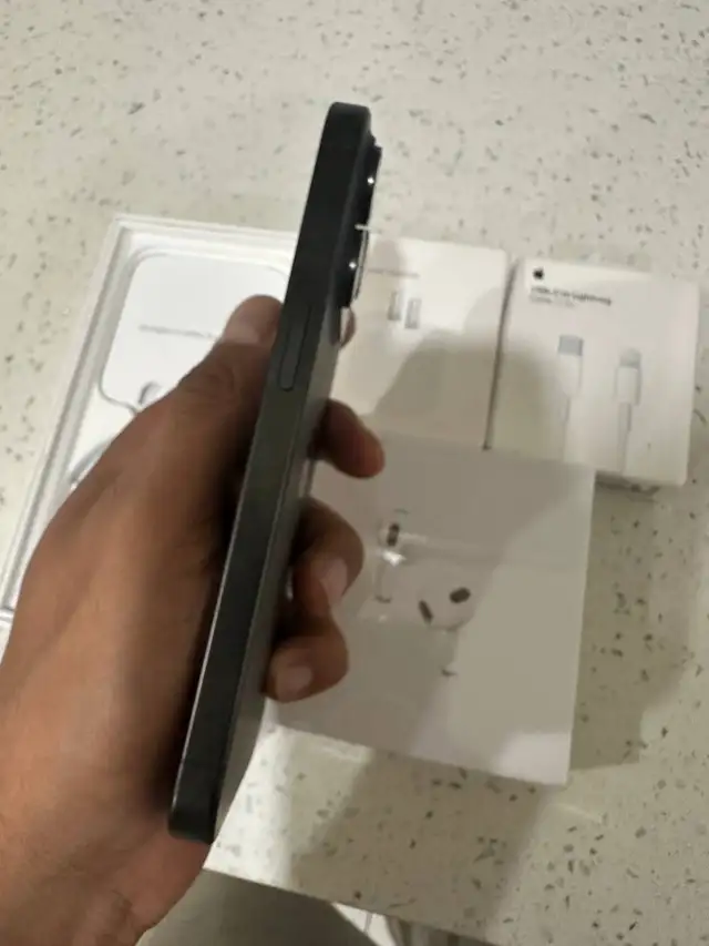 iPhone 16 Pro 256gb Airpods Package/Delivery - Photo 5