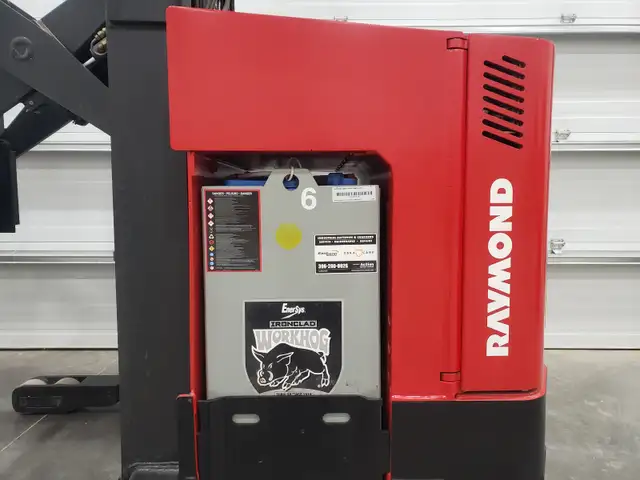 Electric Forklift - Photo 5