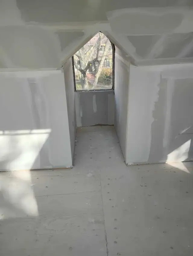 Drywall taper - Photo 5