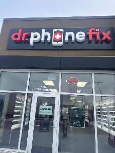 'Unlocked iPhone XR Black (64GB)' - Photo 3