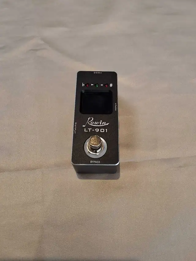 Rowin LT-901 Digital Tuner Guitar Pedal
