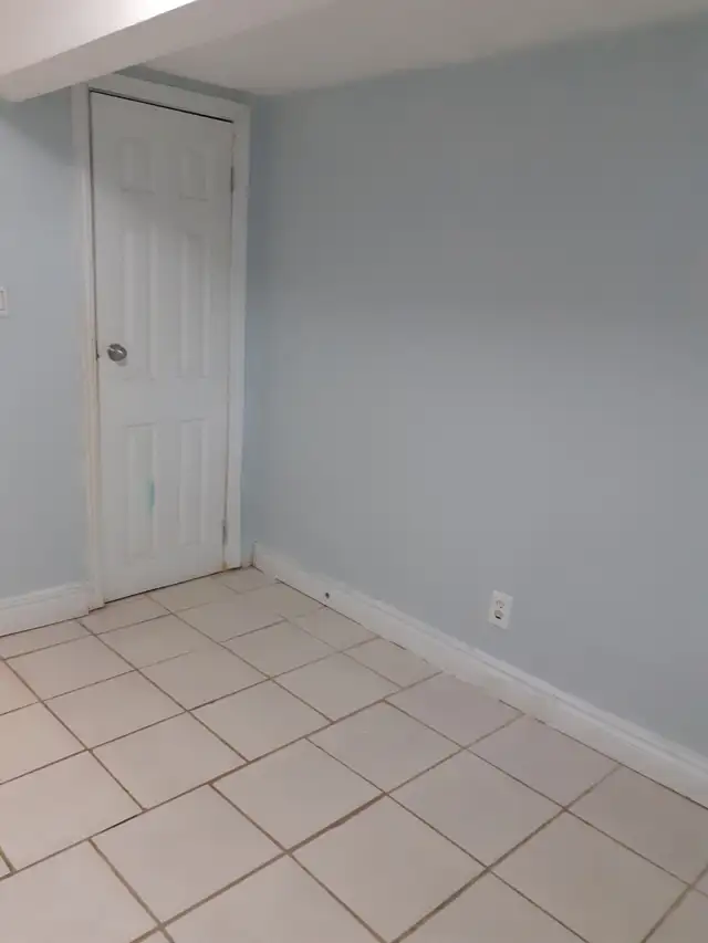 Basement 2Bedroom,House,Rent $1500,Victoria Pk Ave & Eglinton Av - Photo 3