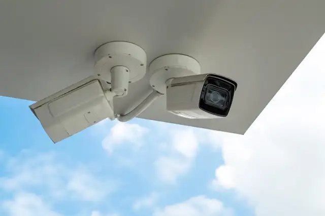 YOUR PEACE OF MIND STARTS WITH PROFESSIONAL SECURITY CAMERAS! - Photo 2