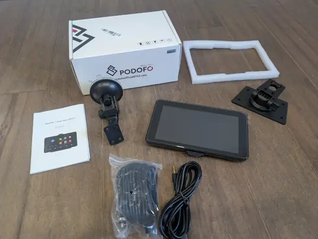 Brand New Podofo 7" Portable CarPlay Screen For Sale - Photo 2