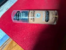 ALL NEW REVLON MAKEUP FOR SALE - Photo 7