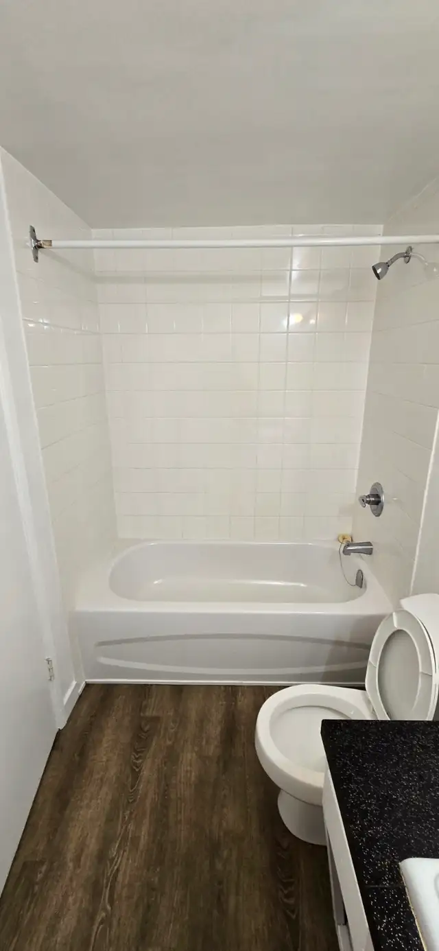 2 Bedroom Apartment – Newly Renovated –$2200 - Photo 5