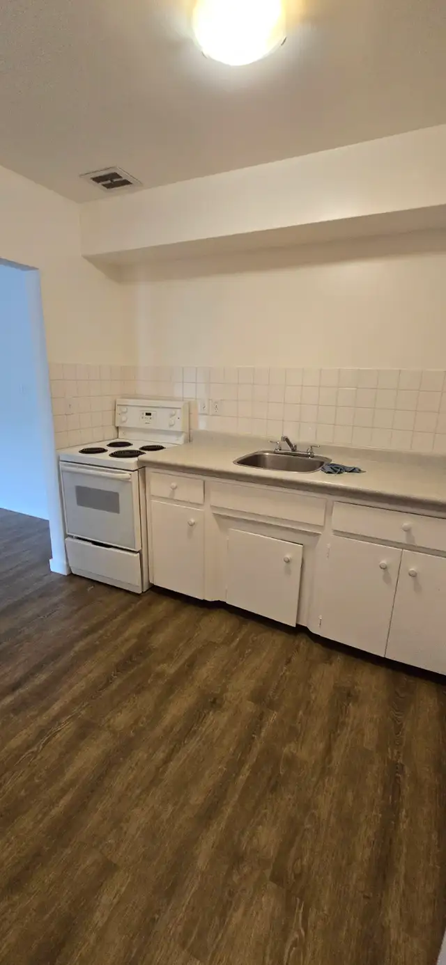 2 Bedroom Apartment – Newly Renovated –$2200 - Photo 14