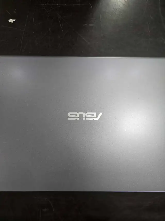 Asus Vivobook With Charger - Photo 2