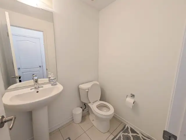 6 Honey Comb Trail, Thorold - 4 Bedroom House - Photo 3