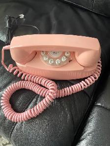 PRINCESS PINK PHONE (NEW. BEAUTIFUL)