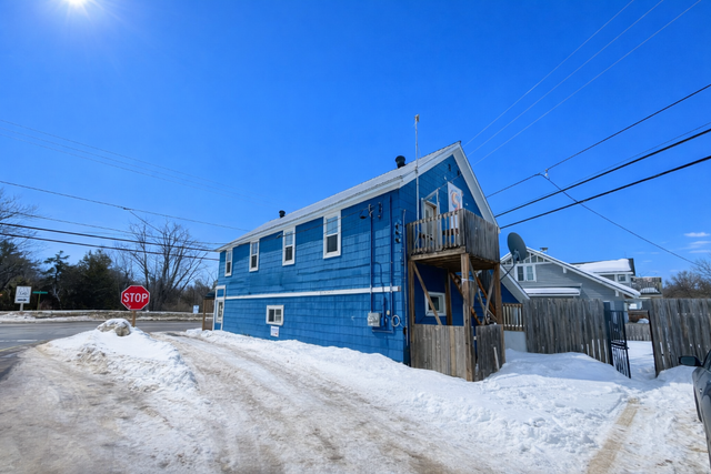 This Location Speaks Volumes! - Photo 2