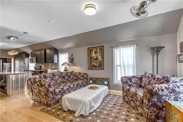 This Location Speaks Volumes! - Photo 6