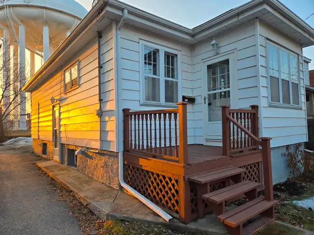 2 1 bedroom house
