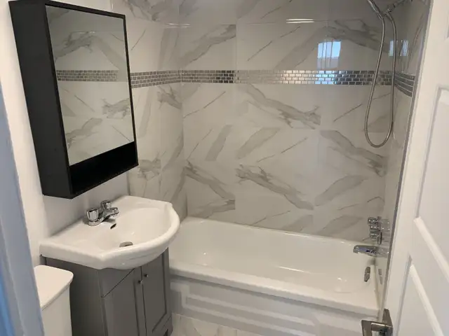 3 1/2 RÉNOVÉ – INTERNET INCLUS – MÉTRO – BALCON – ÉLECTROS - Photo 4