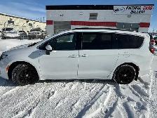 2021 Chrysler Grand Caravan - Photo 2