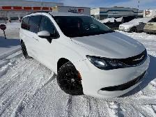 2021 Chrysler Grand Caravan - Photo 3