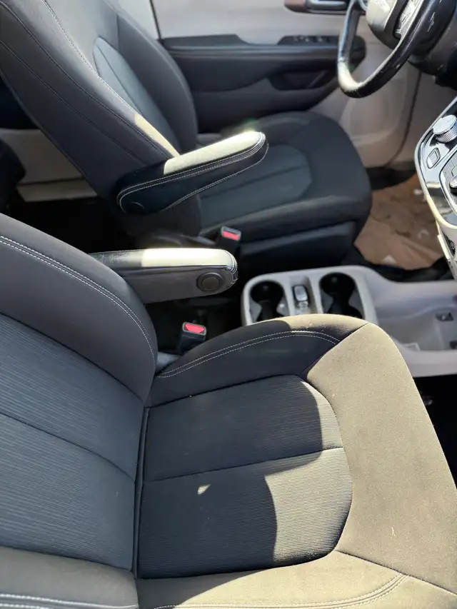 2021 Chrysler Grand Caravan - Photo 6