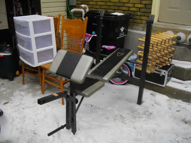black and gray weight bench