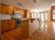 Bungalow in Olds, 3 bed, 3 bath - Photo 2