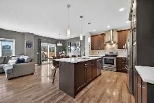 BEAUTIFUL 2 STOREY  EXCEL HOME - 9 FT CEILINGS OPEN CONCEPT - Photo 3