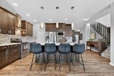 BEAUTIFUL 2 STOREY  EXCEL HOME - 9 FT CEILINGS OPEN CONCEPT - Photo 4