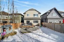 BEAUTIFUL 2 STOREY  EXCEL HOME - 9 FT CEILINGS OPEN CONCEPT - Photo 10