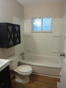 2 Bed 1 Bath Duplex in Highland Park Available June 1st! - Photo 7