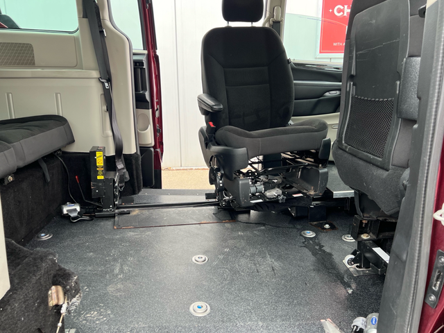 2019 Dodge Grand Caravan WHEELCHAIR VAN-POWER RAMP-10KMS-SWIVEL - Photo 3