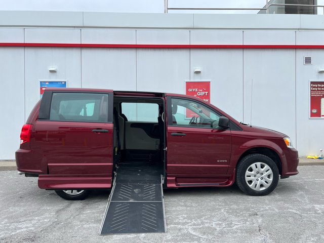 2019 Dodge Grand Caravan WHEELCHAIR VAN-POWER RAMP-10KMS-SWIVEL - Photo 7