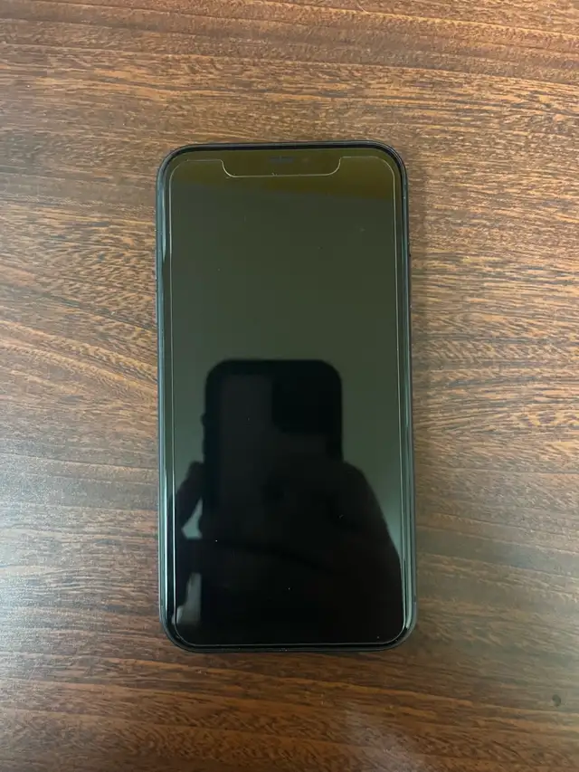 Apple iPhone 11 - Gray - Photo 3