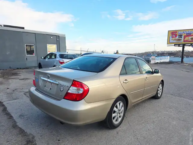 2004 Toyota Camry  XLE Heated Seats Sunroof - Photo 5