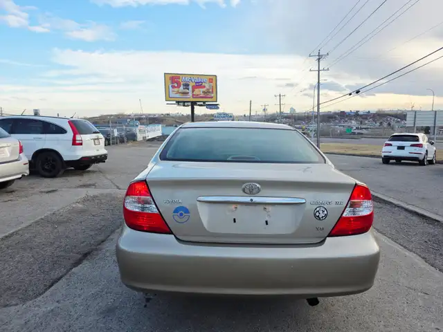 2004 Toyota Camry  XLE Heated Seats Sunroof - Photo 6