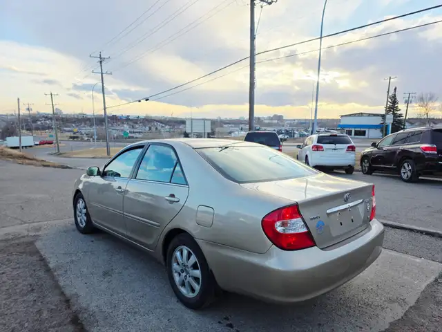2004 Toyota Camry  XLE Heated Seats Sunroof - Photo 7