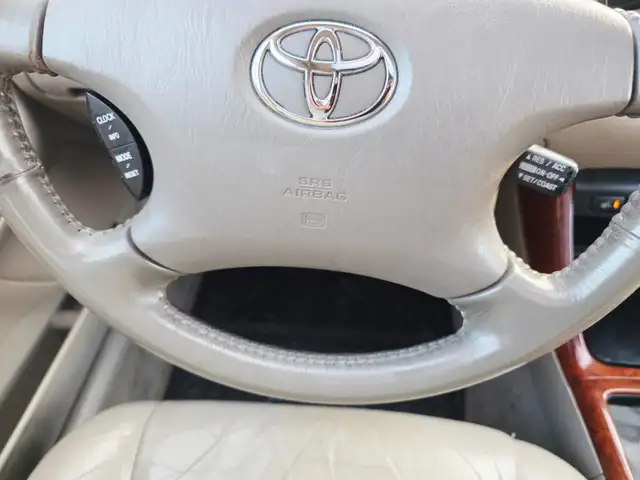 2004 Toyota Camry  XLE Heated Seats Sunroof - Photo 17